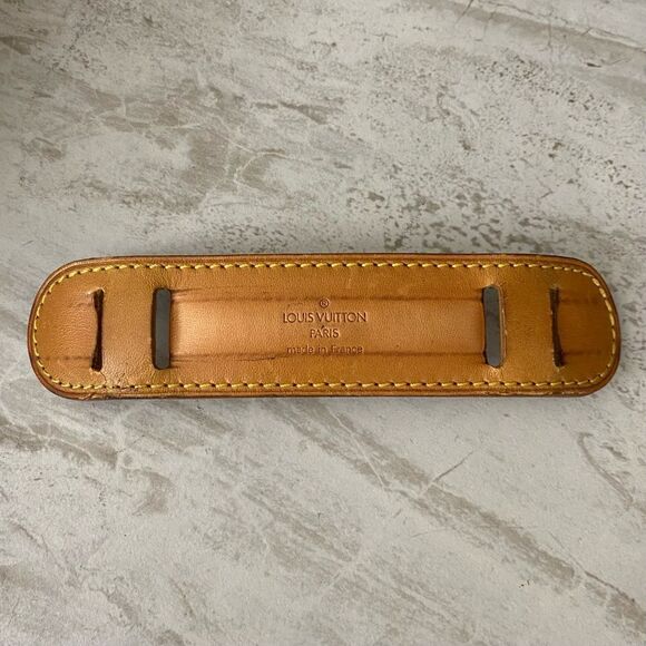 Louis Vuitton Handbags - LOUIS VUITTON Shoulder Pad LV1